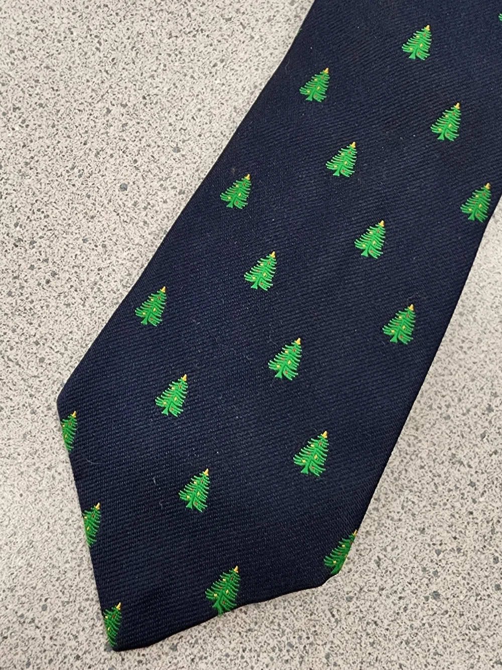 Cape Cod Neckwear Mens Vintage Christmas Tree Silk Tie Navy Blue